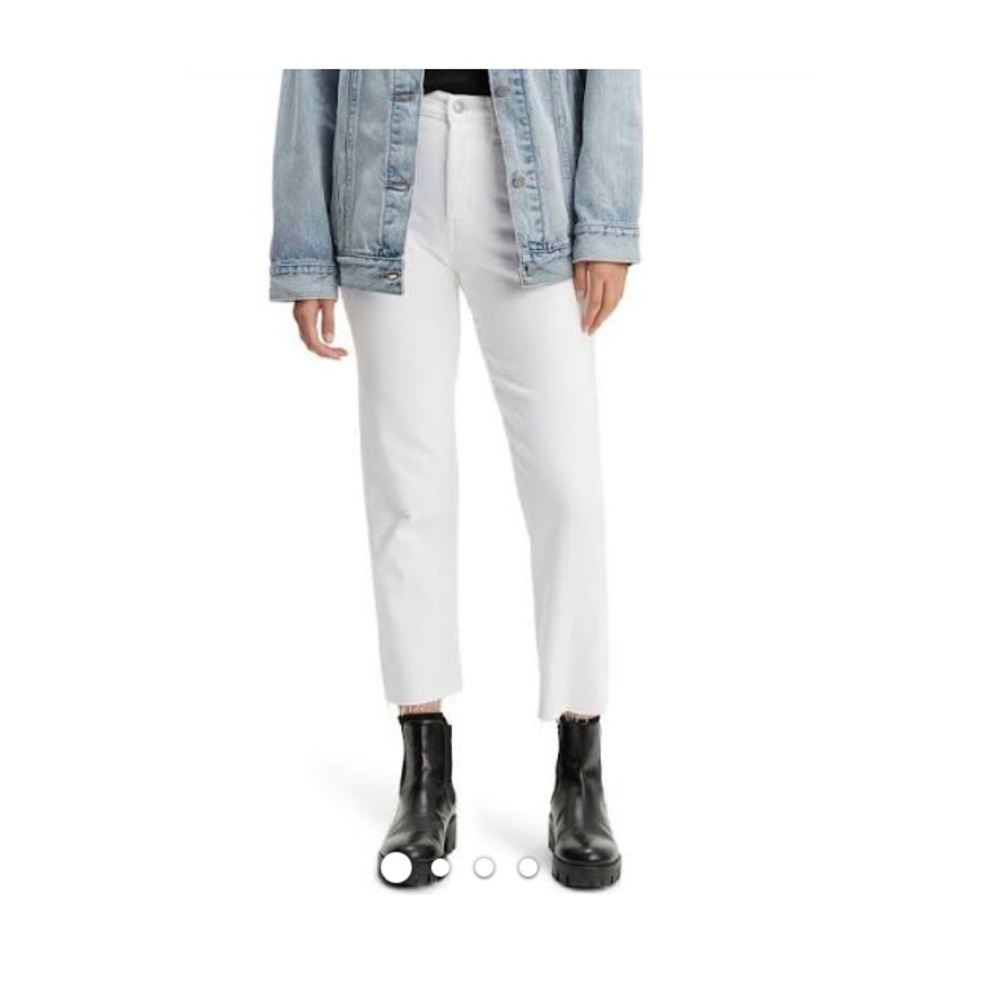 Levi’s Wedgie Straight - White